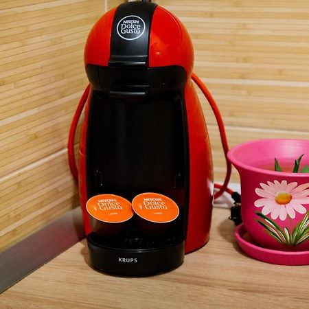 House Of Colors Apartment Petroşani Екстериор снимка