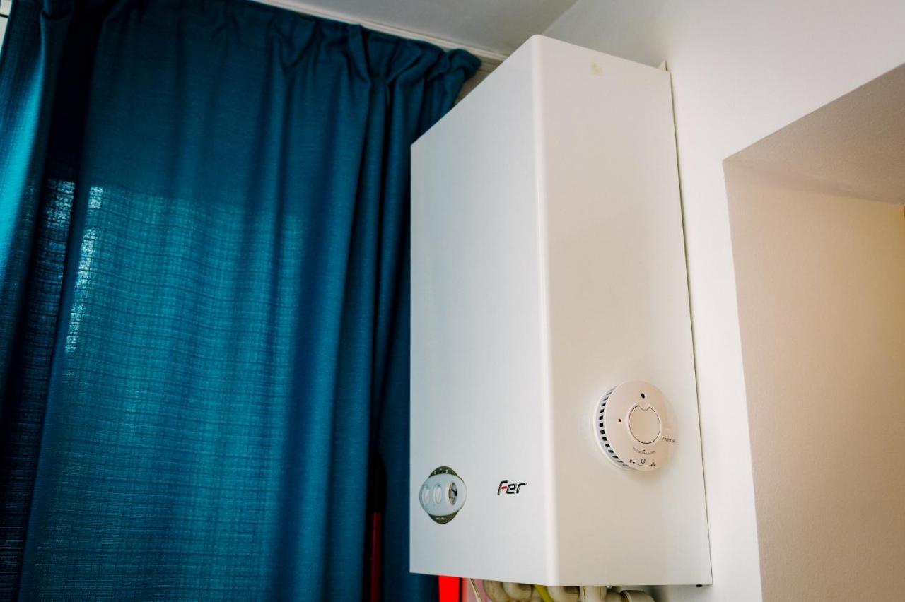 House Of Colors Apartment Petroşani Екстериор снимка